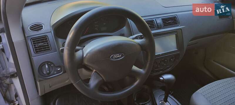 Седан Ford Focus 2006 в Киеве