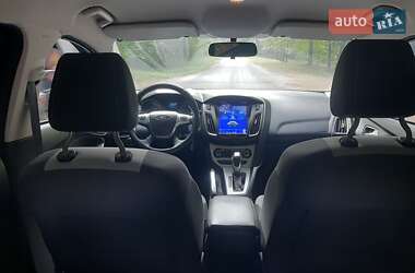 Хетчбек Ford Focus 2012 в 