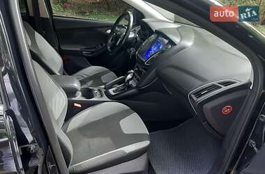 Хетчбек Ford Focus 2012 в 