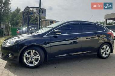 Хетчбек Ford Focus 2012 в 