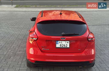 Хэтчбек Ford Focus 2015 в 