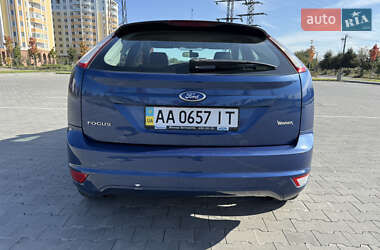 Хэтчбек Ford Focus 2010 в 