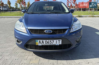 Хэтчбек Ford Focus 2010 в 