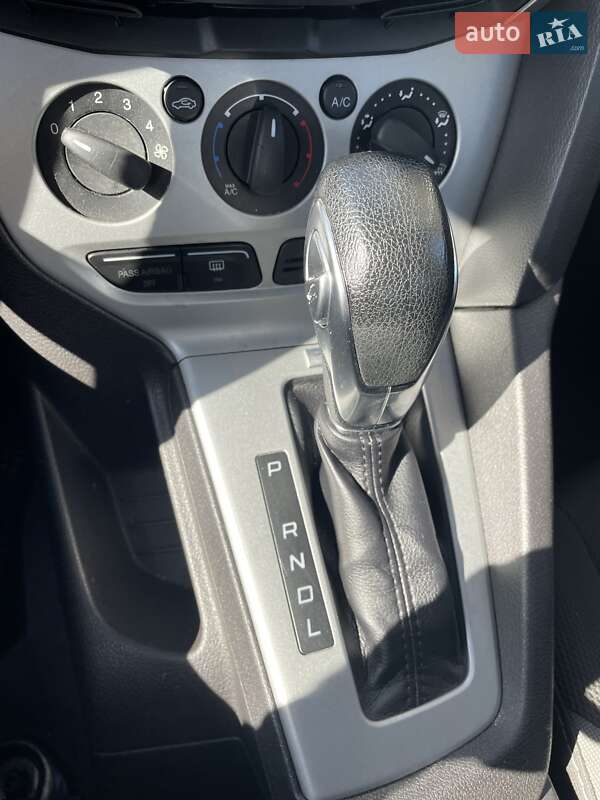 Седан Ford Focus 2014 в Киеве фото 26 Седан Ford Focus 2014 в Киеве