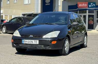 Хетчбек Ford Focus 2000 в 