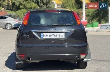 Хетчбек Ford Focus 2000 в 