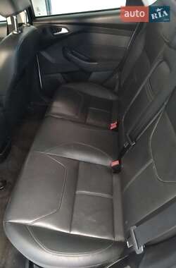 Седан Ford Focus 2015 в 