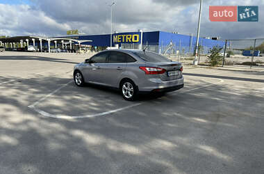 Седан Ford Focus 2013 в 