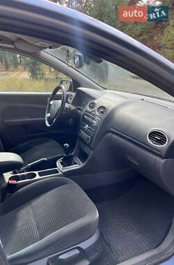 Хэтчбек Ford Focus 2006 в 