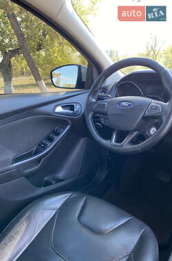 Седан Ford Focus 2016 в 