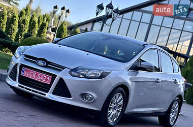 Хэтчбек Ford Focus 2011 в 
