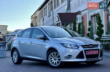 Хэтчбек Ford Focus 2011 в 