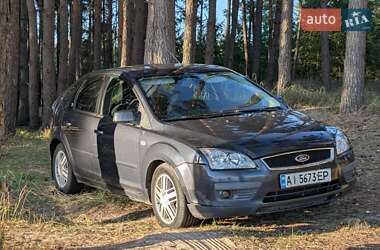 Хэтчбек Ford Focus 2006 в Яготине