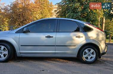 Хэтчбек Ford Focus 2006 в 