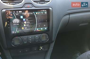 Хэтчбек Ford Focus 2006 в 