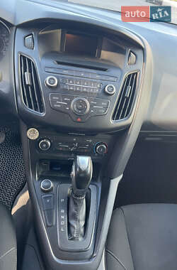 Седан Ford Focus 2015 в 