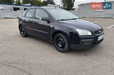 Хэтчбек Ford Focus 2005 в 