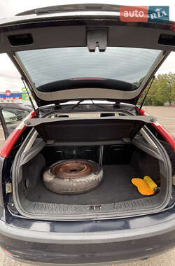 Хэтчбек Ford Focus 2005 в 