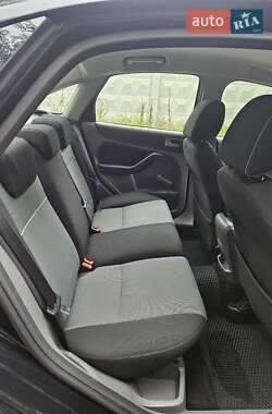 Седан Ford Focus 2010 в 