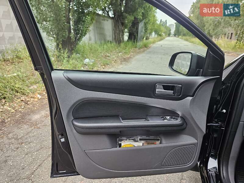 Седан Ford Focus 2010 в Киеве