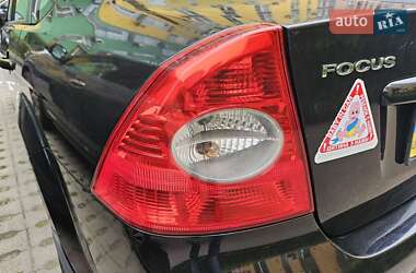 Седан Ford Focus 2010 в 