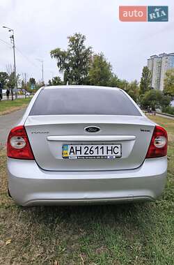 Седан Ford Focus 2010 в 