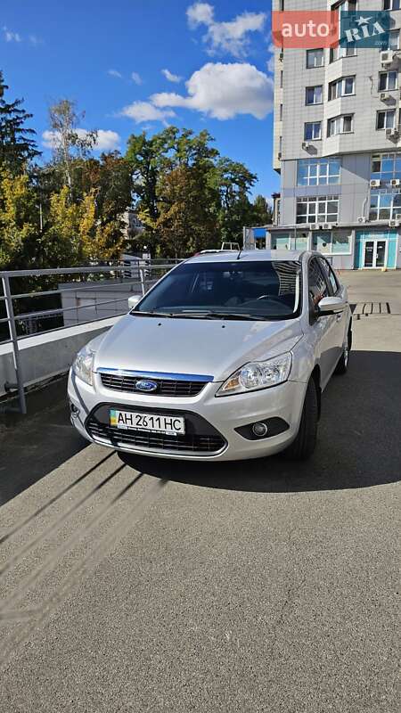 Седан Ford Focus 2010 в 