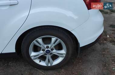 Хэтчбек Ford Focus 2014 в 