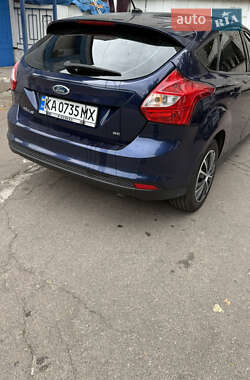 Хэтчбек Ford Focus 2011 в 