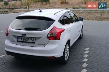 Хэтчбек Ford Focus 2013 в 