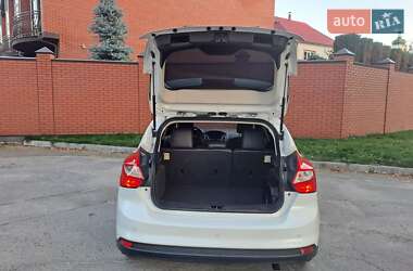 Хетчбек Ford Focus 2011 в 