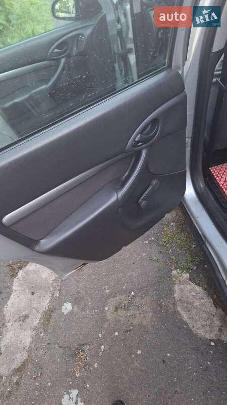 Хэтчбек Ford Focus 2000 в Виннице