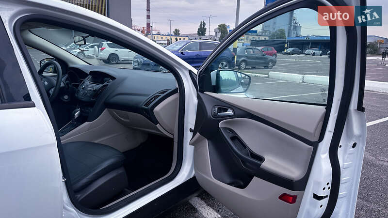 Седан Ford Focus 2016 в Киеве