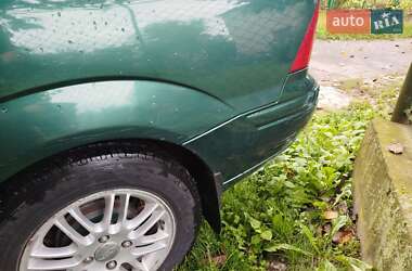 Седан Ford Focus 2000 в 