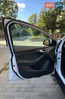 Хэтчбек Ford Focus 2017 в 