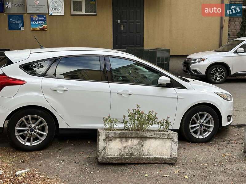 Хэтчбек Ford Focus 2017 в Днепре
