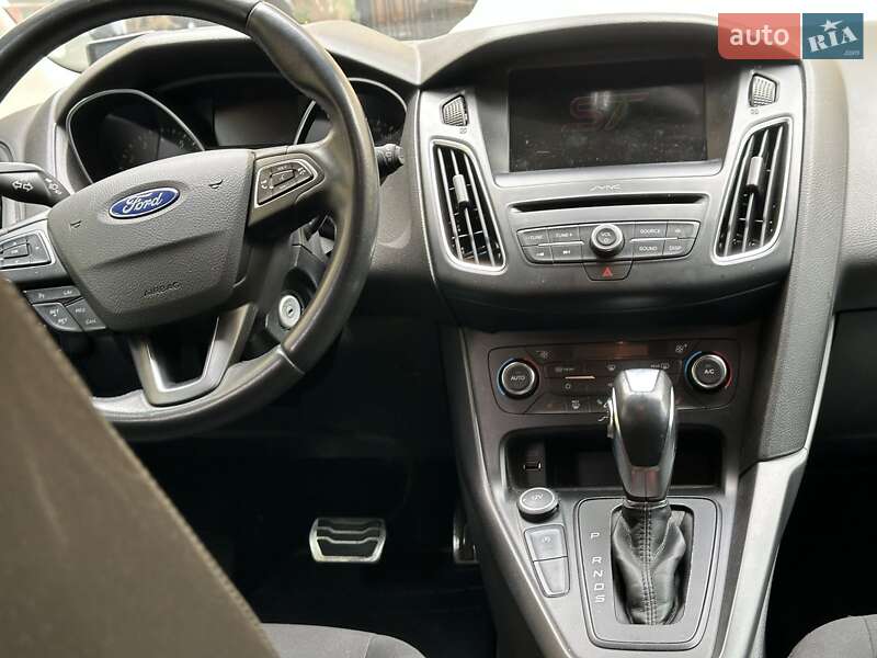 Хэтчбек Ford Focus 2017 в Днепре