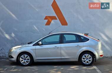 Хэтчбек Ford Focus 2010 в 