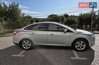 Седан Ford Focus 2012 в 
