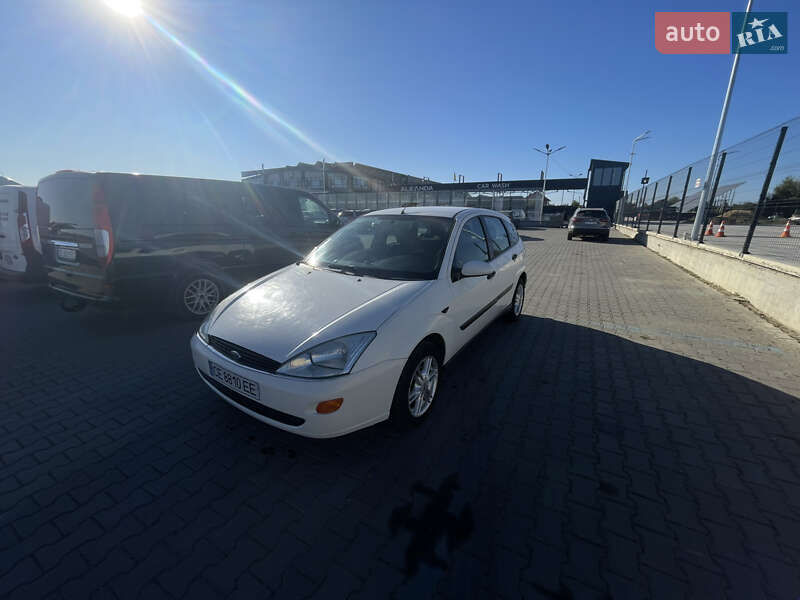Хэтчбек Ford Focus 2000 в Черновцах