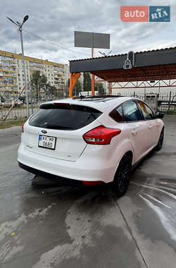 Хетчбек Ford Focus 2015 в 