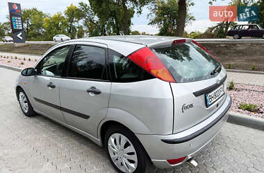 Хэтчбек Ford Focus 2003 в 