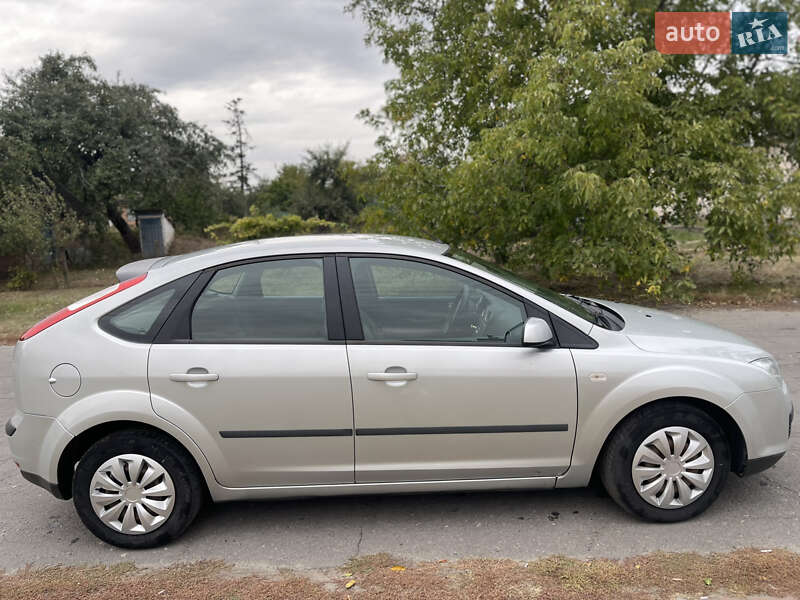 Хетчбек Ford Focus 2006 в Лубнах