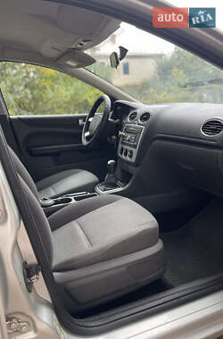 Хэтчбек Ford Focus 2006 в 
