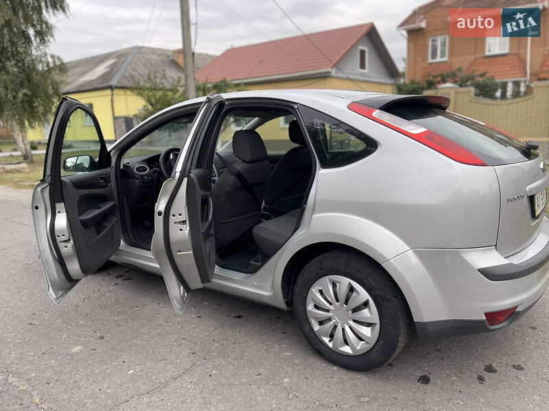 Хетчбек Ford Focus 2006 в Лубнах