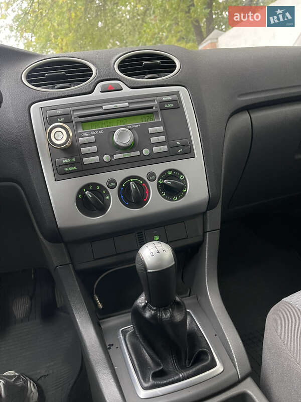 Хетчбек Ford Focus 2006 в Лубнах