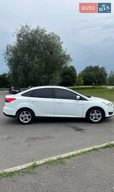Седан Ford Focus 2017 в Киеве фото 4 Седан Ford Focus 2017 в Киеве