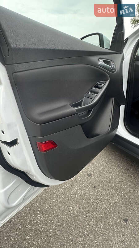 Седан Ford Focus 2017 в Киеве фото 11 Седан Ford Focus 2017 в Киеве