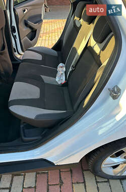 Хэтчбек Ford Focus 2013 в 