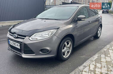Хэтчбек Ford Focus 2011 в 